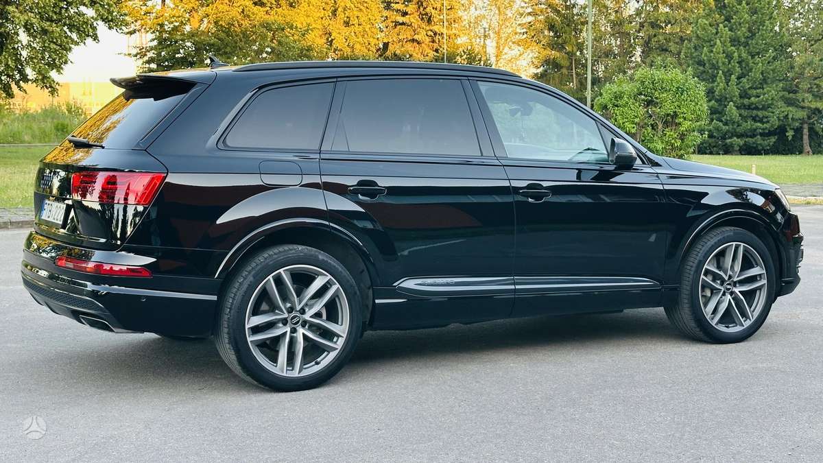 Audi Q7, 3.0 l., off-road / crossover