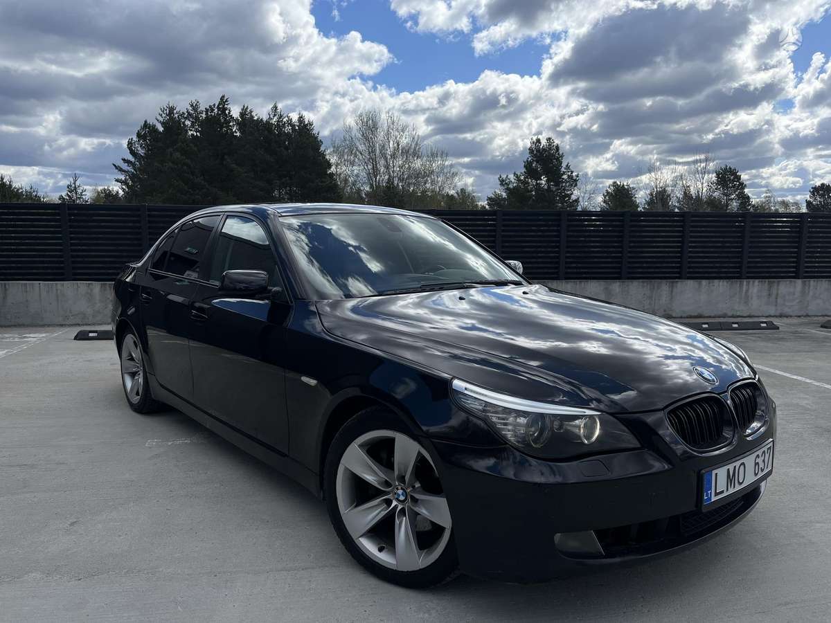 BMW 530, 3.0 l., saloon / sedan