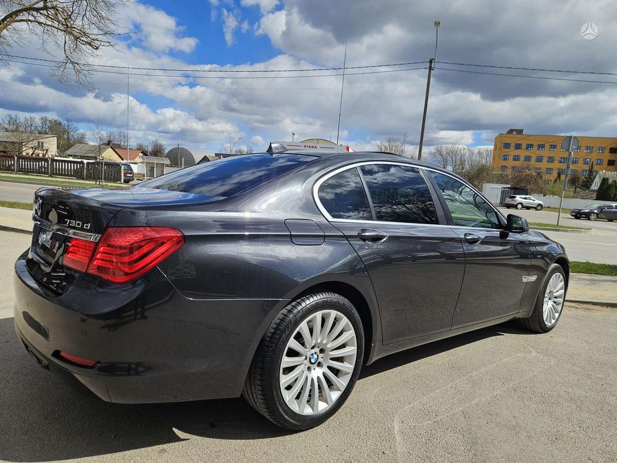 BMW 730, 3.0 l., Седан