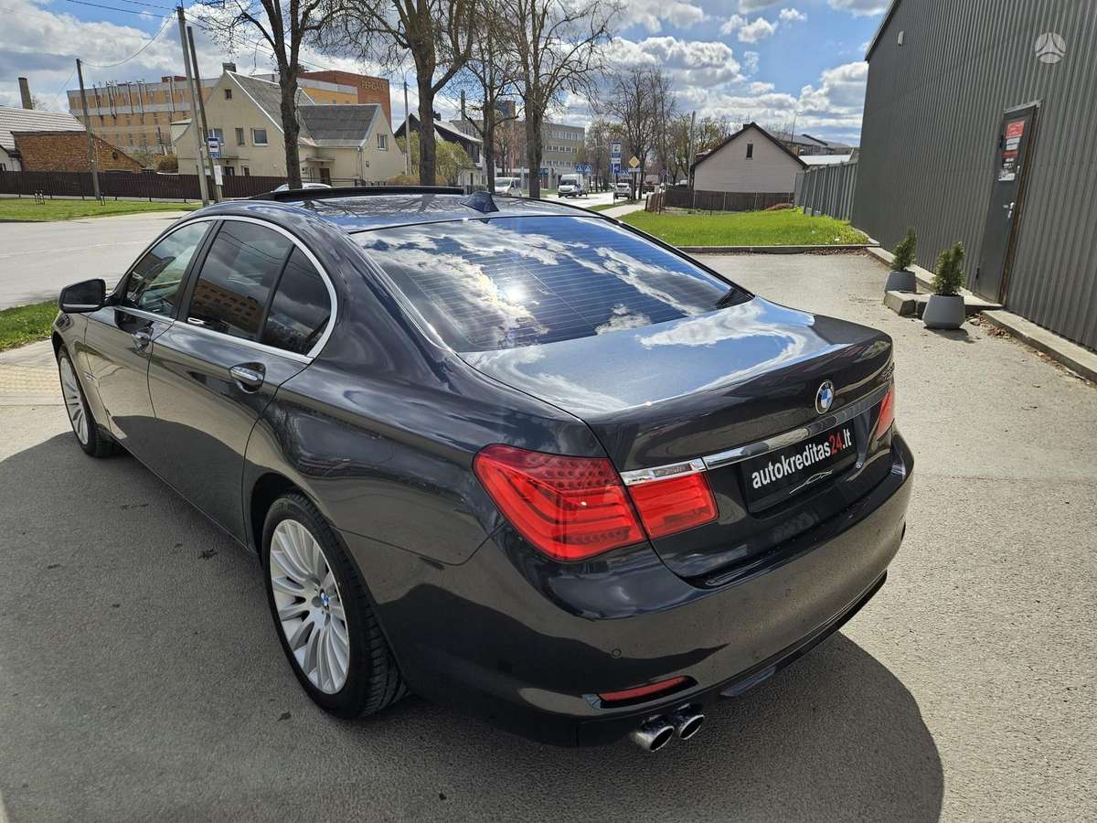 BMW 730, 3.0 l., Седан