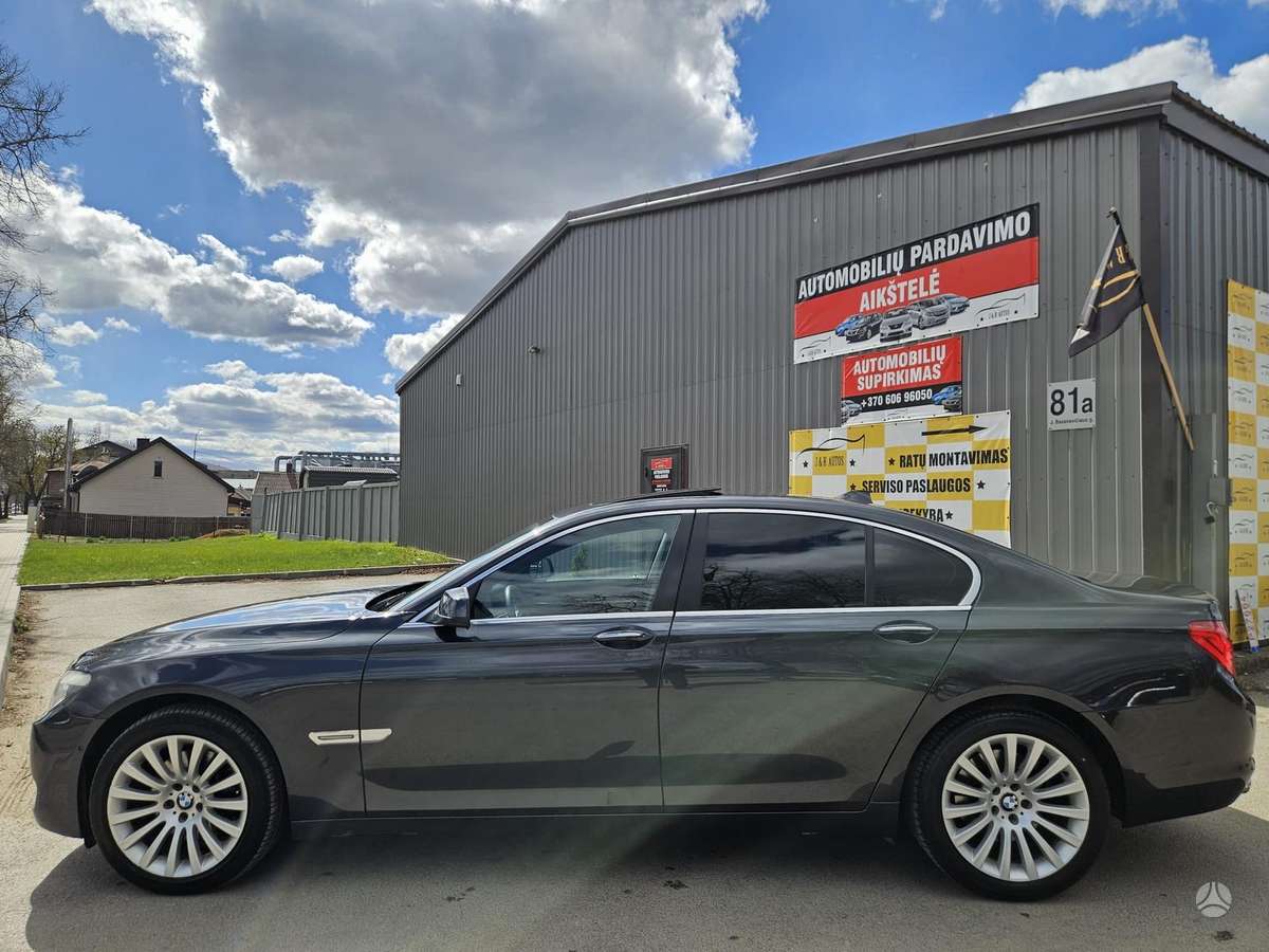 BMW 730, 3.0 l., Седан