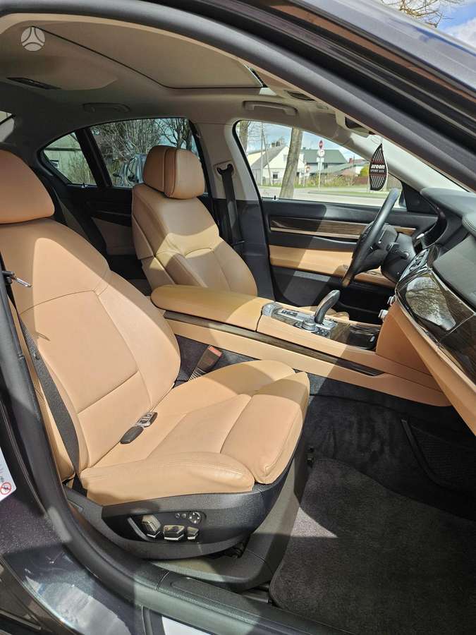 BMW 730, 3.0 l., Седан