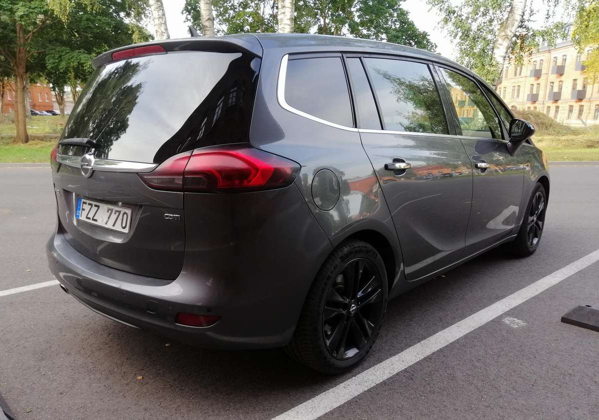 Opel Zafira Tourer, Минивэн