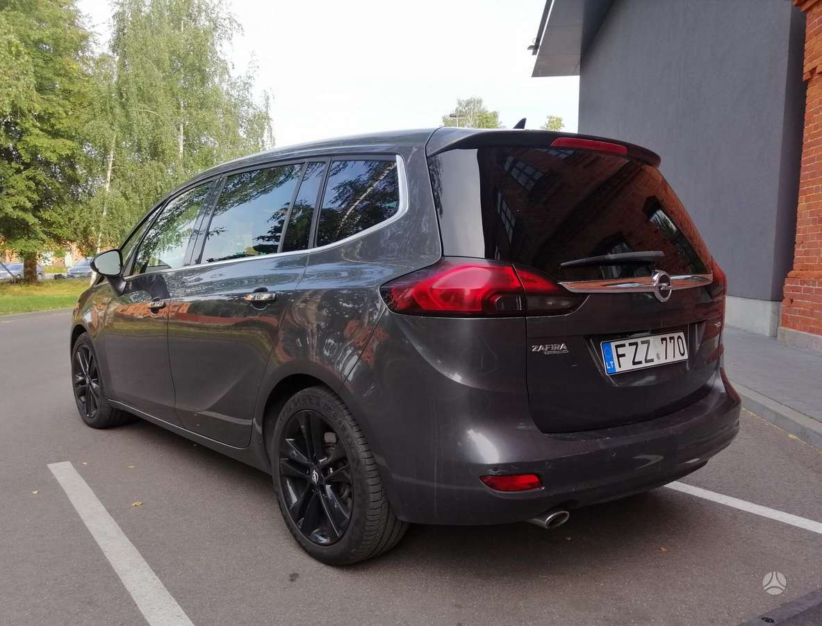Opel Zafira Tourer, Минивэн