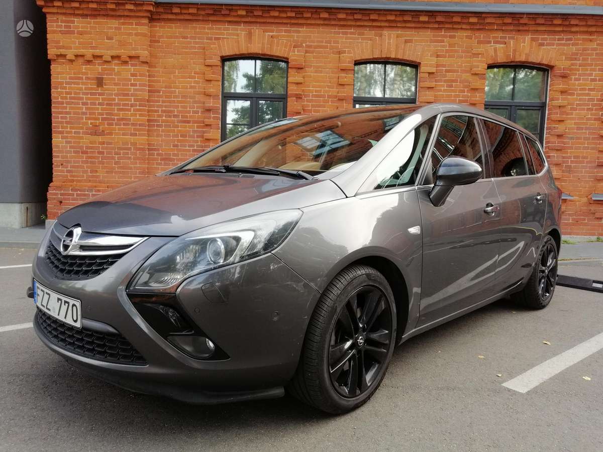 Opel Zafira Tourer, Минивэн