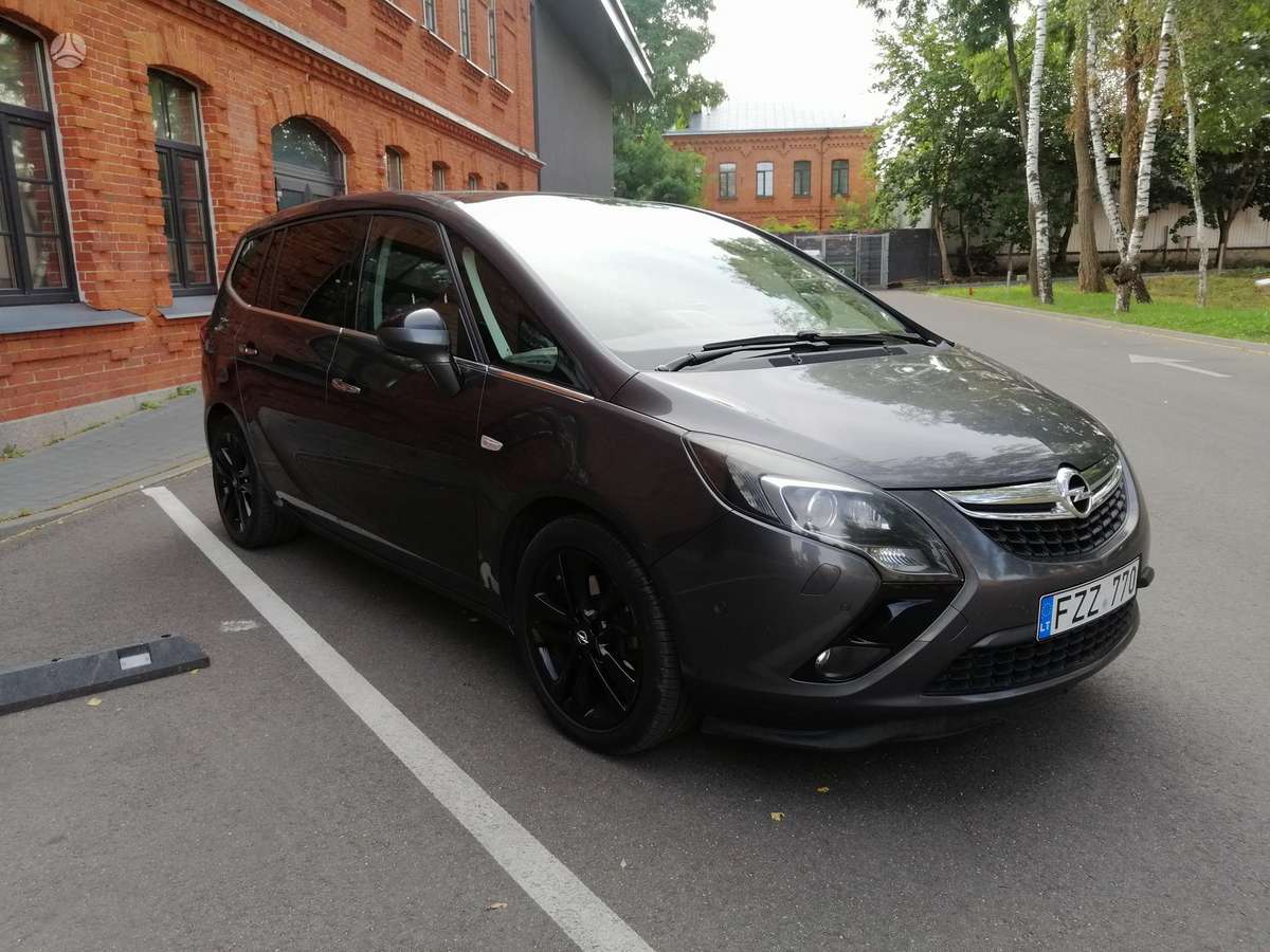 Opel Zafira Tourer, Минивэн