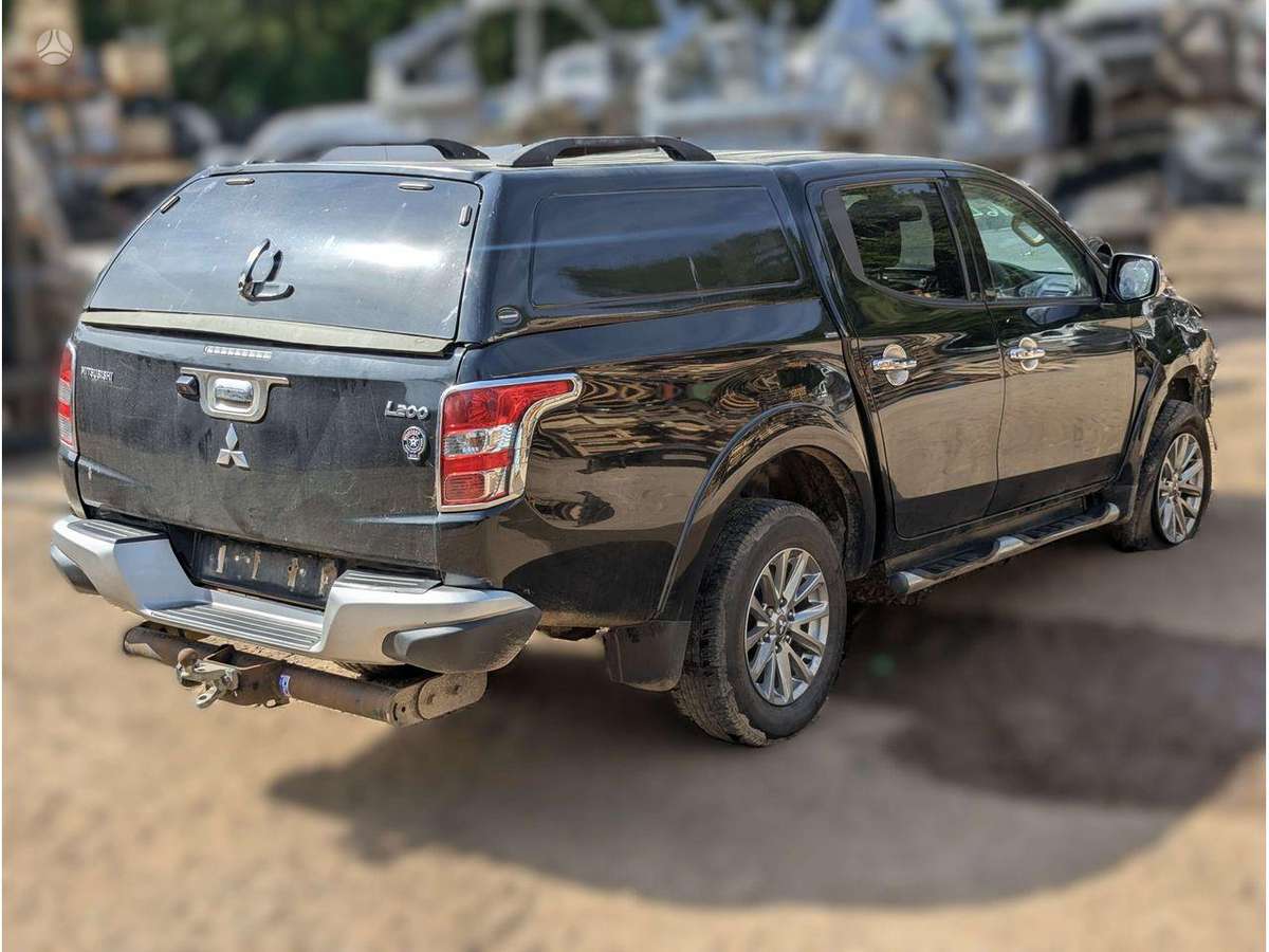 Mitsubishi L200 engine