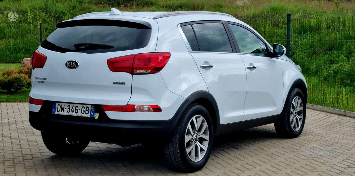 Kia Sportage, 1.7 l., off-road / crossover