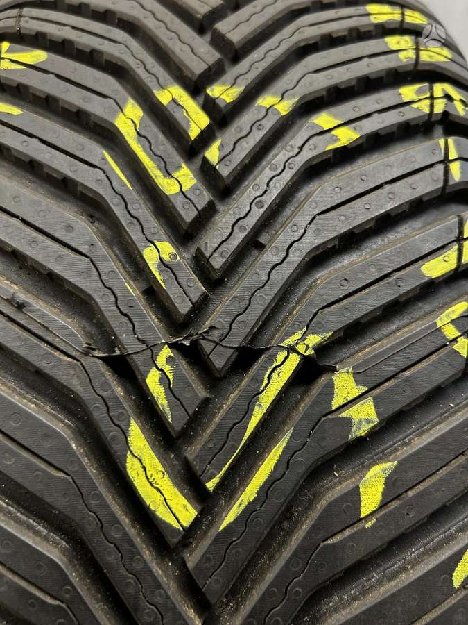 Michelin Cross Climate 2, universalios 225/40 R18