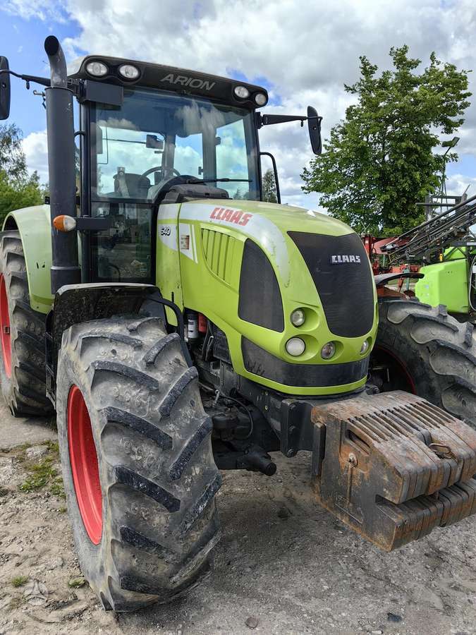 Claas ARION 640, traktori