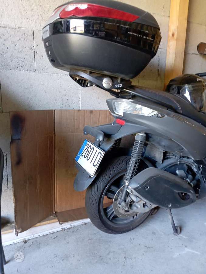Piaggio MP3 300cc, трициклы