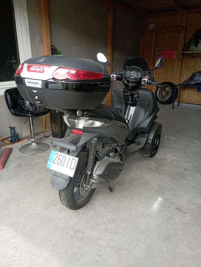 Piaggio MP3, трициклы
