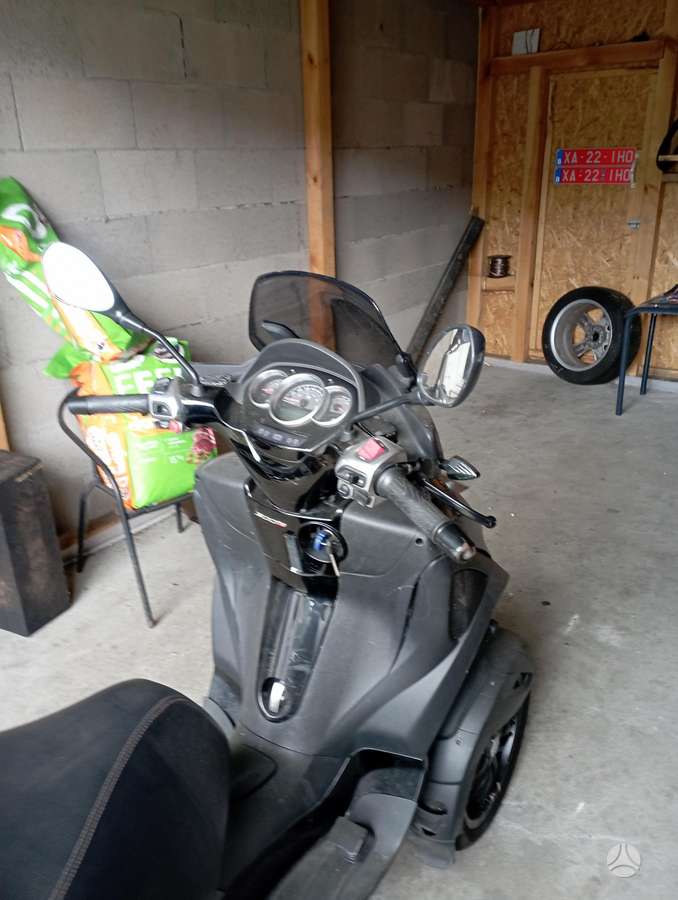 Piaggio MP3, trikes