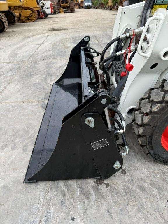 Bobcat S550, mini loaders