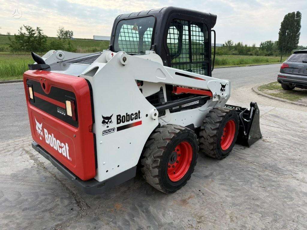 Bobcat S550, mini loaders