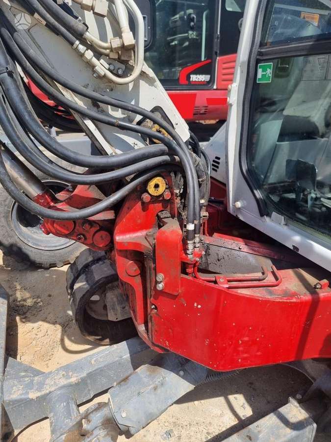 Takeuchi TB257FR, mini excavator