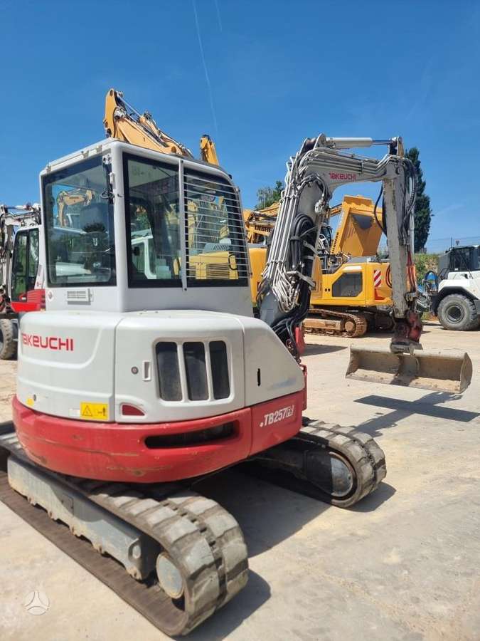 Takeuchi TB257FR, mini excavator
