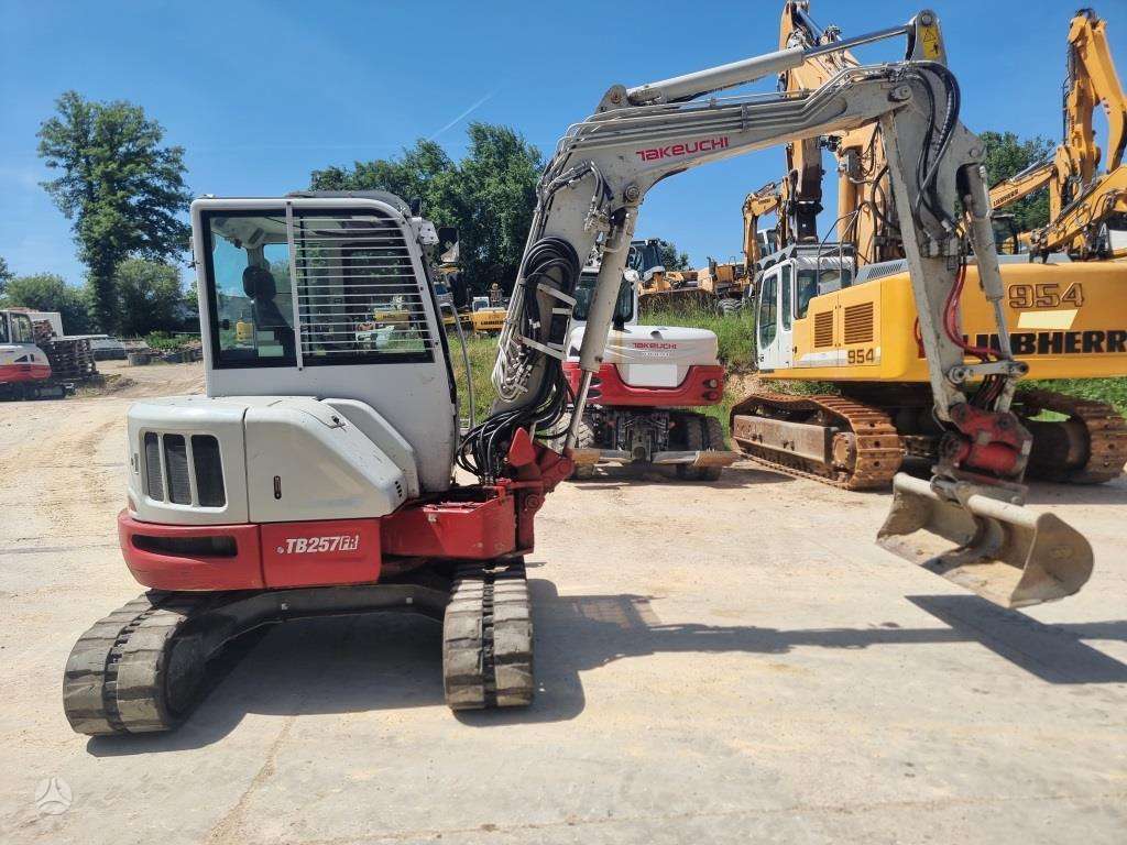 Takeuchi TB257FR, mini excavator