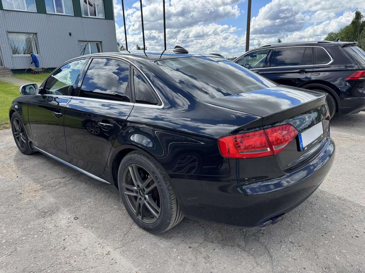 Audi A4, 2.0 l., Седан