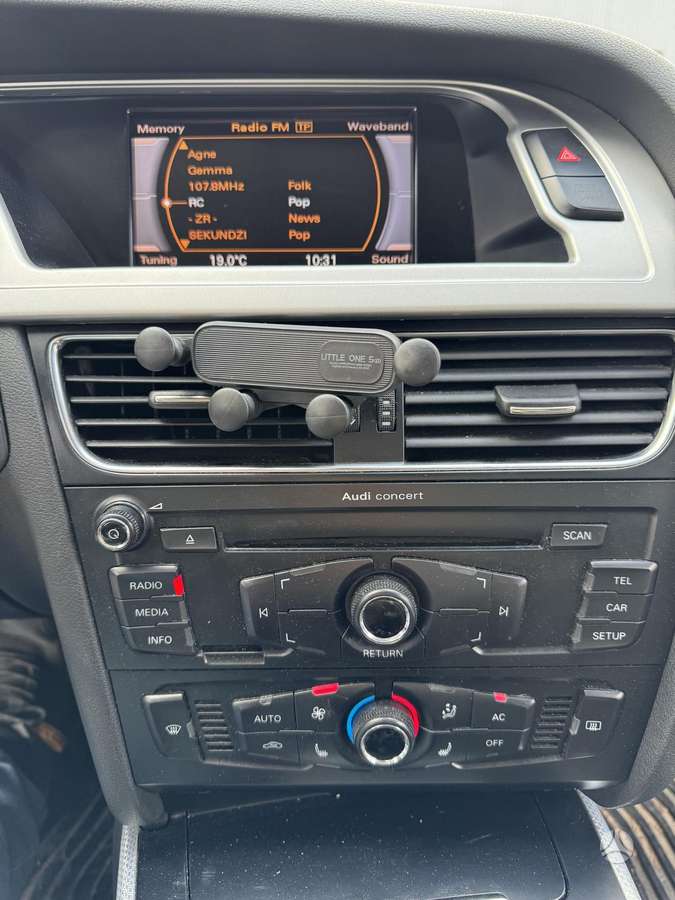 Audi A4, 2.0 l., Седан