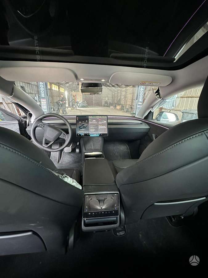 Tesla Model 3, hečbekas
