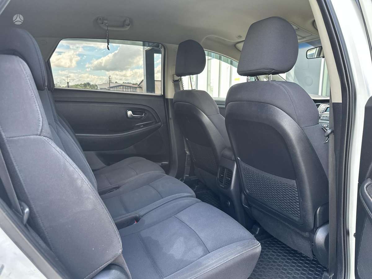 Kia Carens, 1.7 l., Минивэн