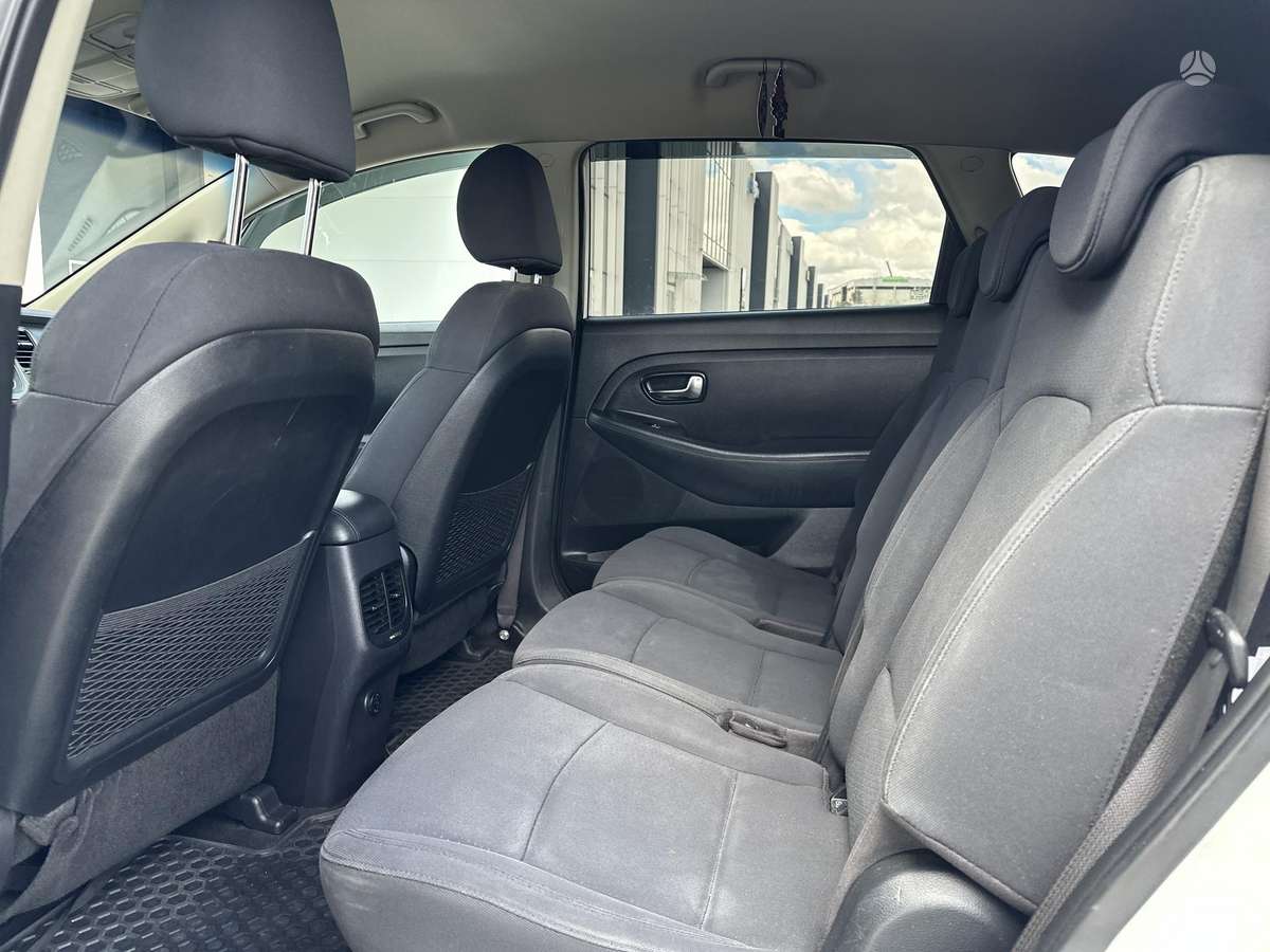 Kia Carens, 1.7 l., Минивэн