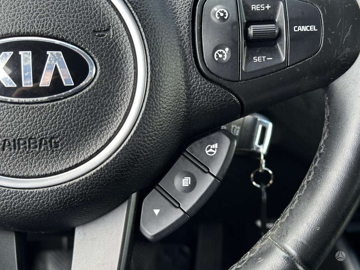 Kia Carens, 1.7 l., Минивэн