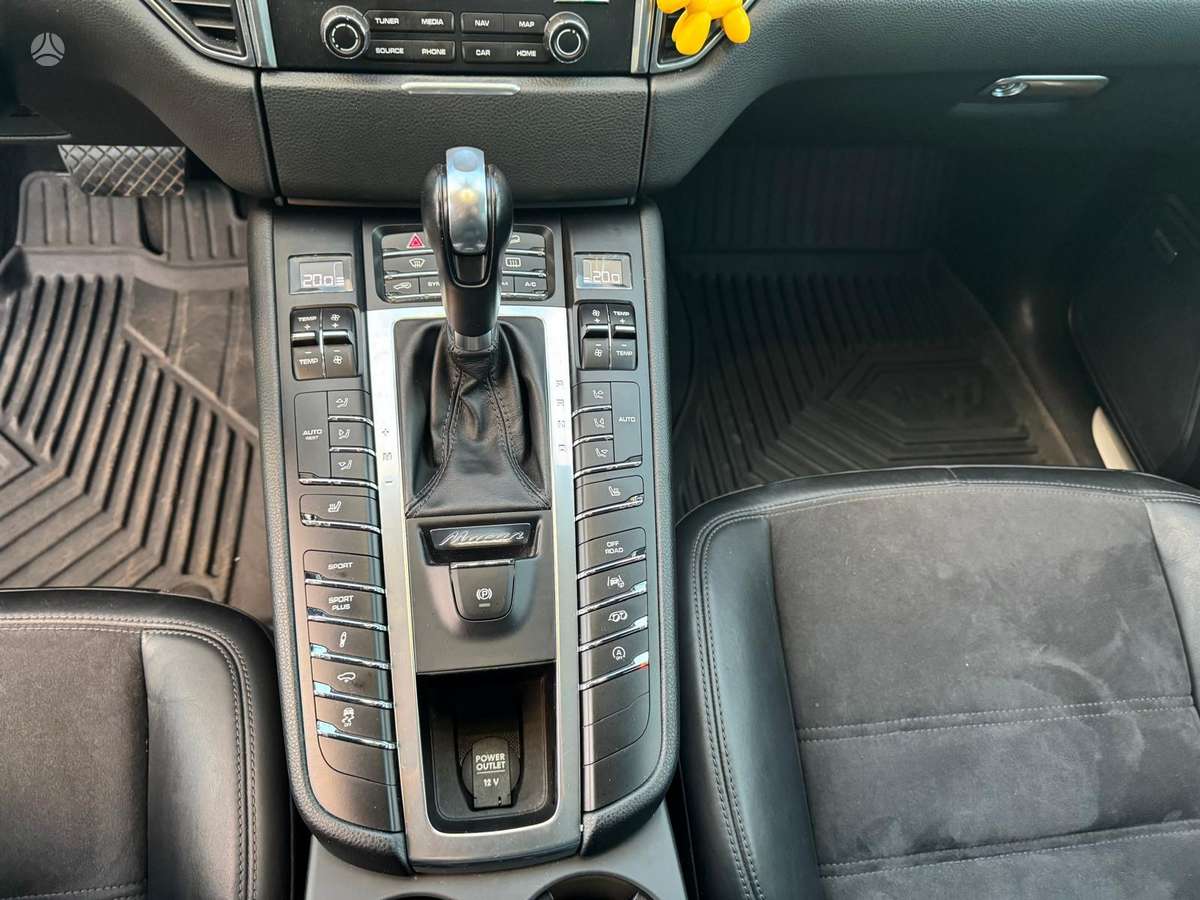 Porsche Macan, 3.0 l., off-road / crossover