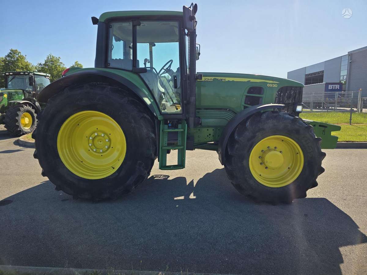 John Deere 6930, tractors