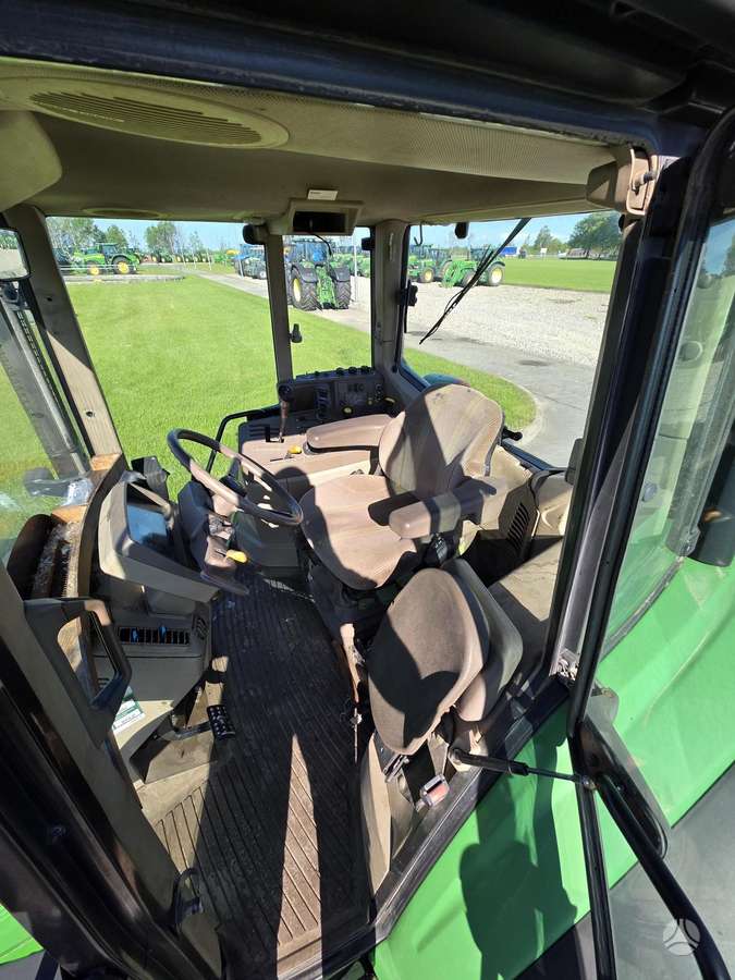 John Deere 6930, traktori
