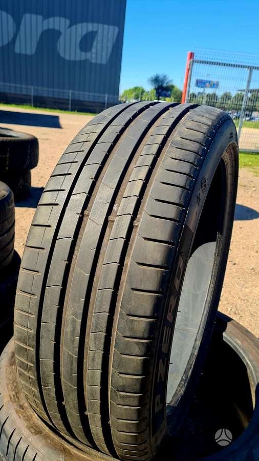 Pirelli P Zero, summer 245/40 R21