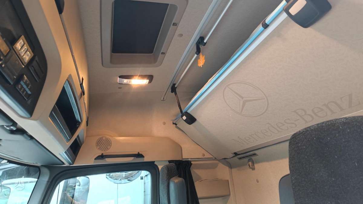 Mercedes-Benz Actros 1851L BigSpace, double sleeper