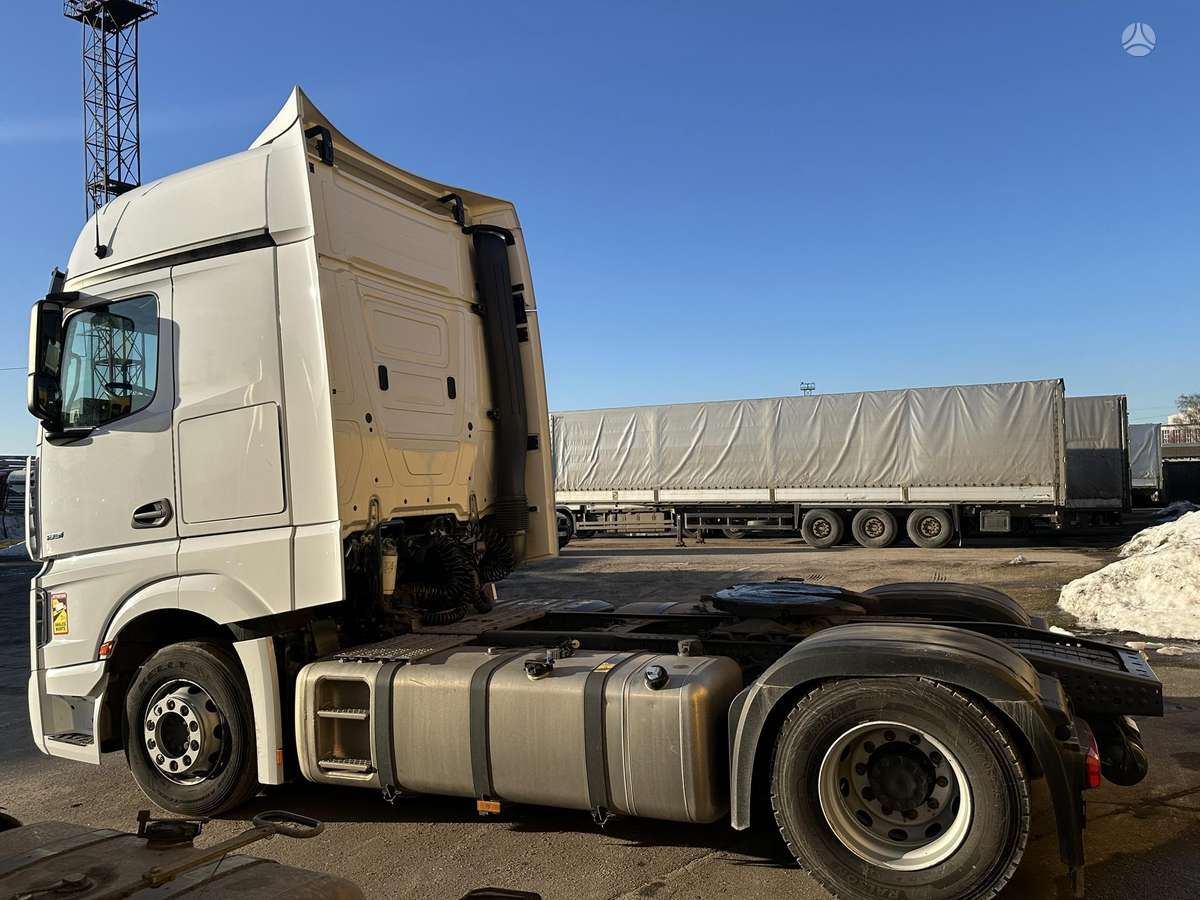 Mercedes-Benz Actros 1851L BigSpace, double sleeper
