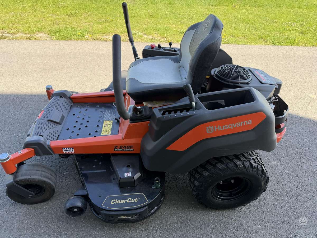 Husqvarna Z248F, садовые тракторы