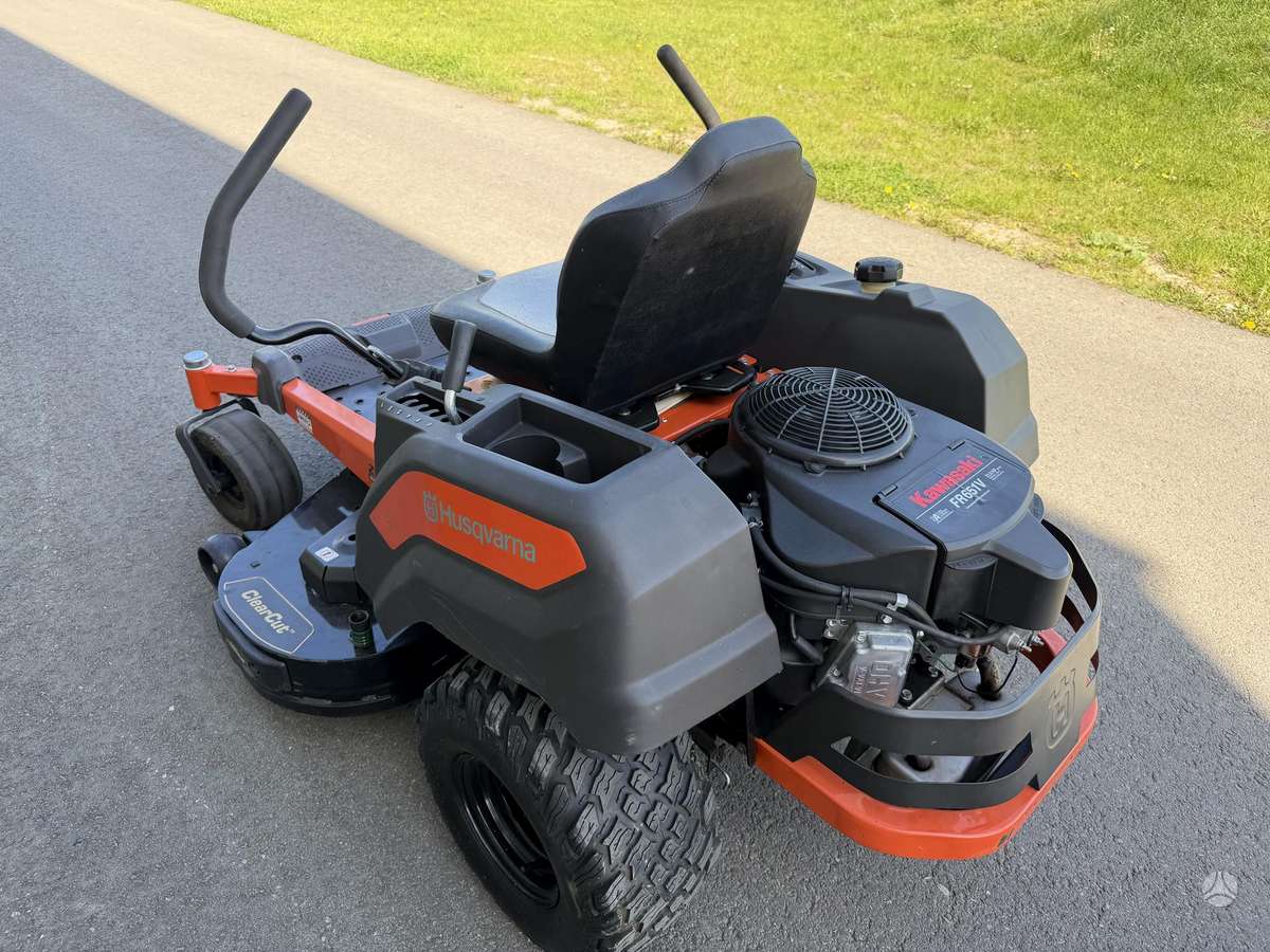 Husqvarna Z248F, садовые тракторы