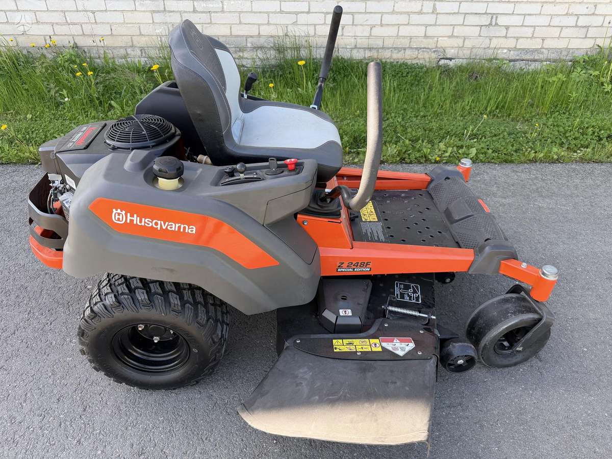 Husqvarna Z248F, садовые тракторы