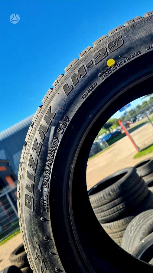 Bridgestone Blizzak LM-25, winter 245/45 R17