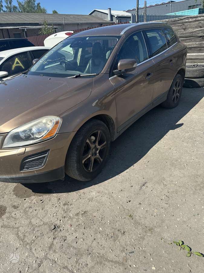 Volvo XC60 по частям. Detaliu pristatymas
