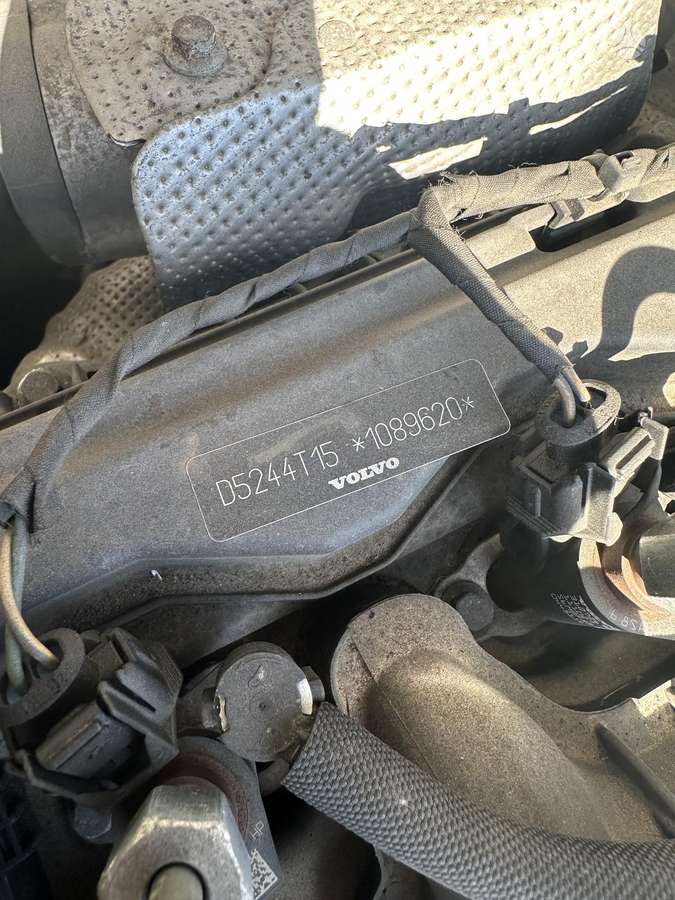 Volvo XC60 по частям. Detaliu pristatymas