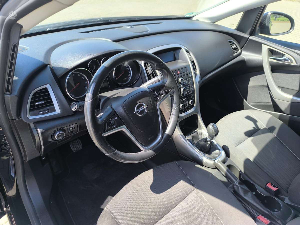 Opel Astra, 1.4 l., hatchback