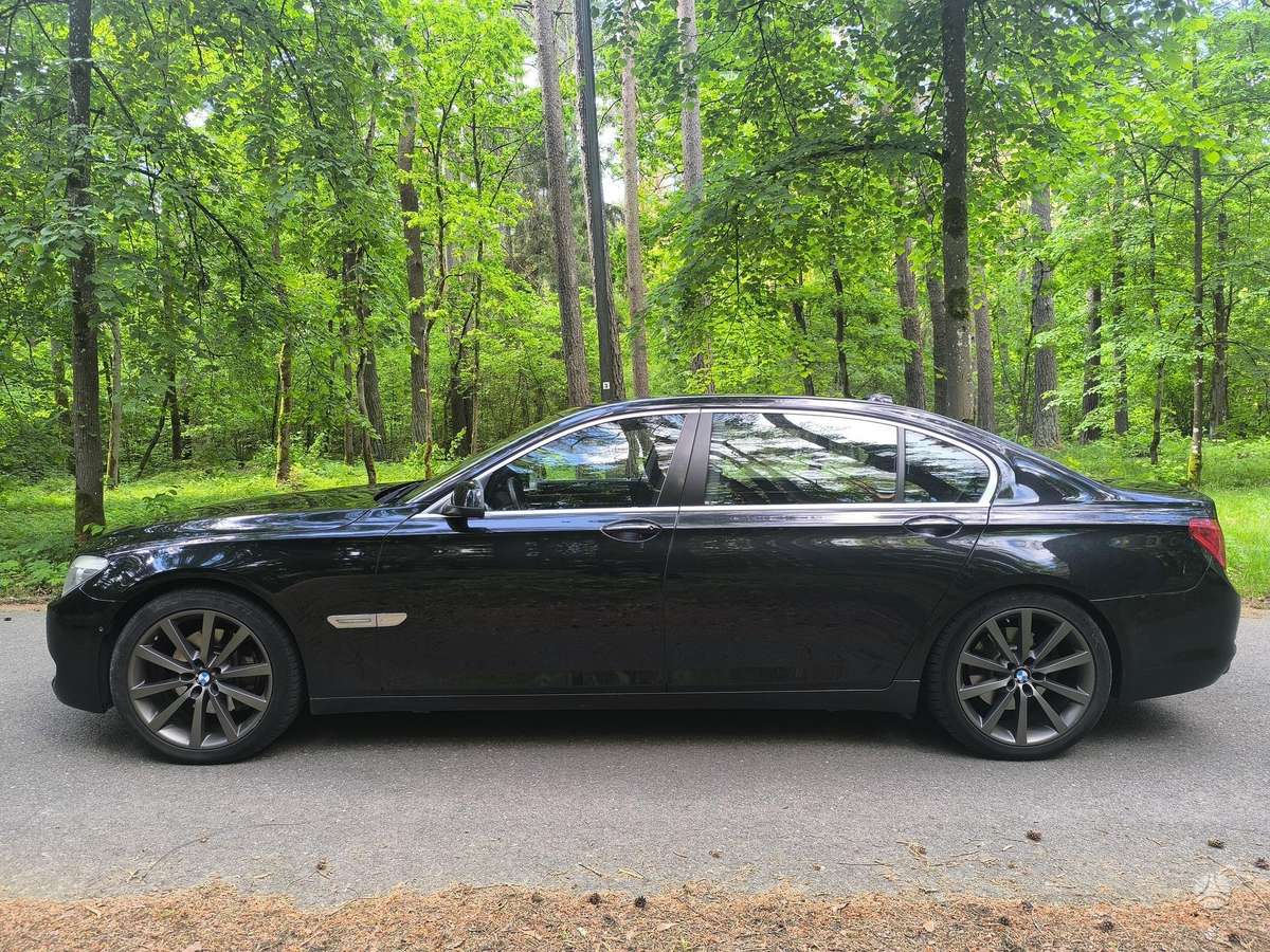 BMW 730, 3.0 l., Седан