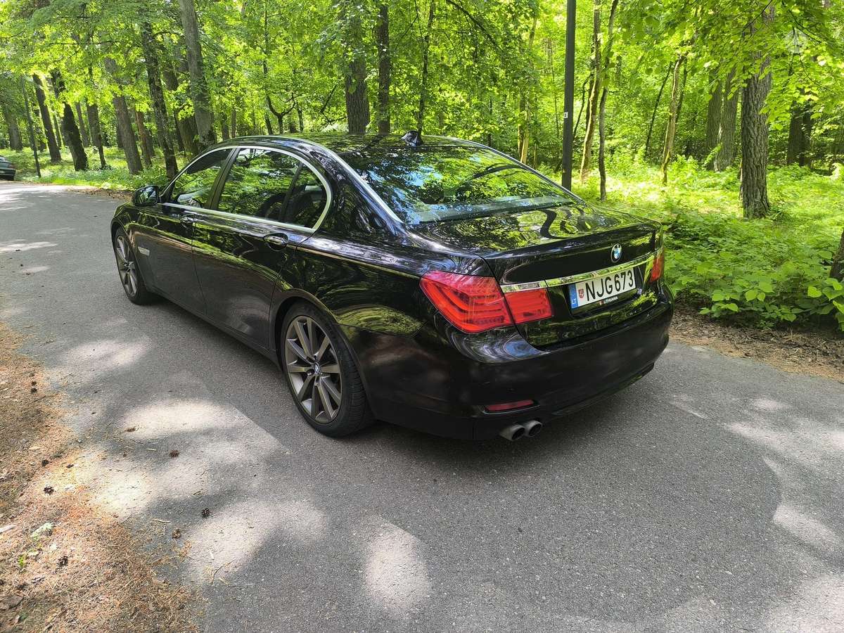 BMW 730, 3.0 l., Седан