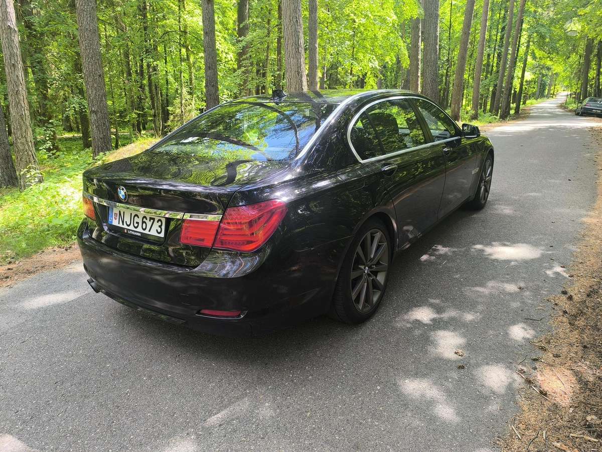 BMW 730, 3.0 l., Седан