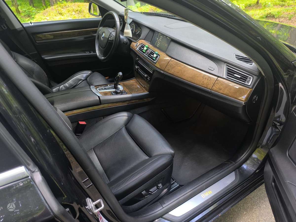 BMW 730, 3.0 l., Седан