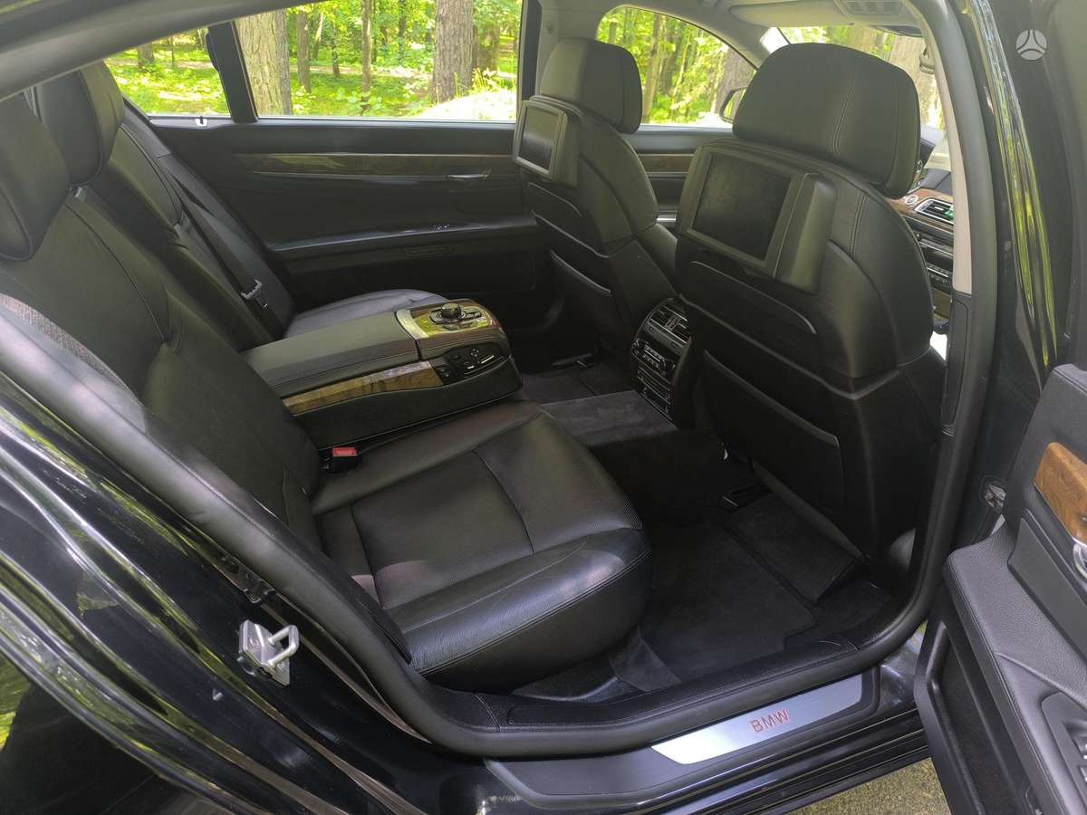 BMW 730, 3.0 l., Седан