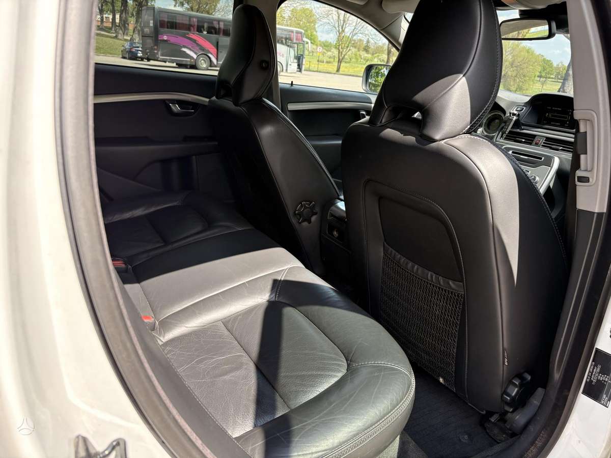 Volvo XC70 - 10