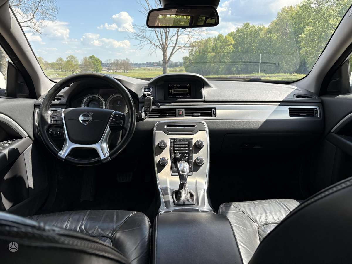 Volvo XC70, 2.4 l., wagon