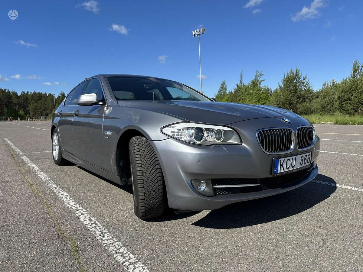 BMW 528, 2.0 l., Седан