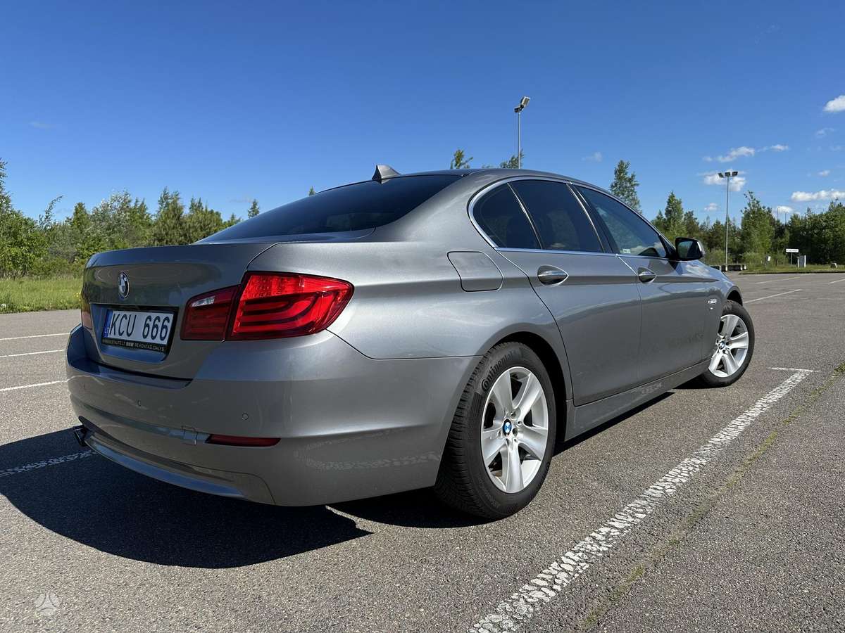 BMW 528, 2.0 l., Седан